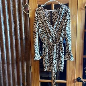 ROMPER ALERT!
Boohoo Leopard Print Romper, Size 8